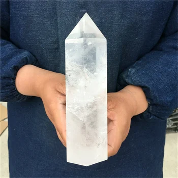 Naravni prozorno beli kristali kremena Obelisk, kristalno palico ozdravljen