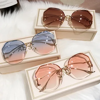 2021 Moda Čaj Gradient sončna Očala Za Ženske Luksuzne blagovne Znamke Ocean Voda Cut Klesan Objektiv Kovinsko Ukrivljeno Templjev sončna Očala UV400