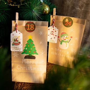 24Pcs/set Božič papirnate Vrečke DIY Darilo, Zavijanje Vrečko Xmas Party Korist Candy Torbe z Adventni Koledar, Nalepka